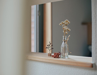 時を経て、さらに雑貨やドライフラワーが似合う佇まい