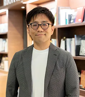 代表の渥美に相談する