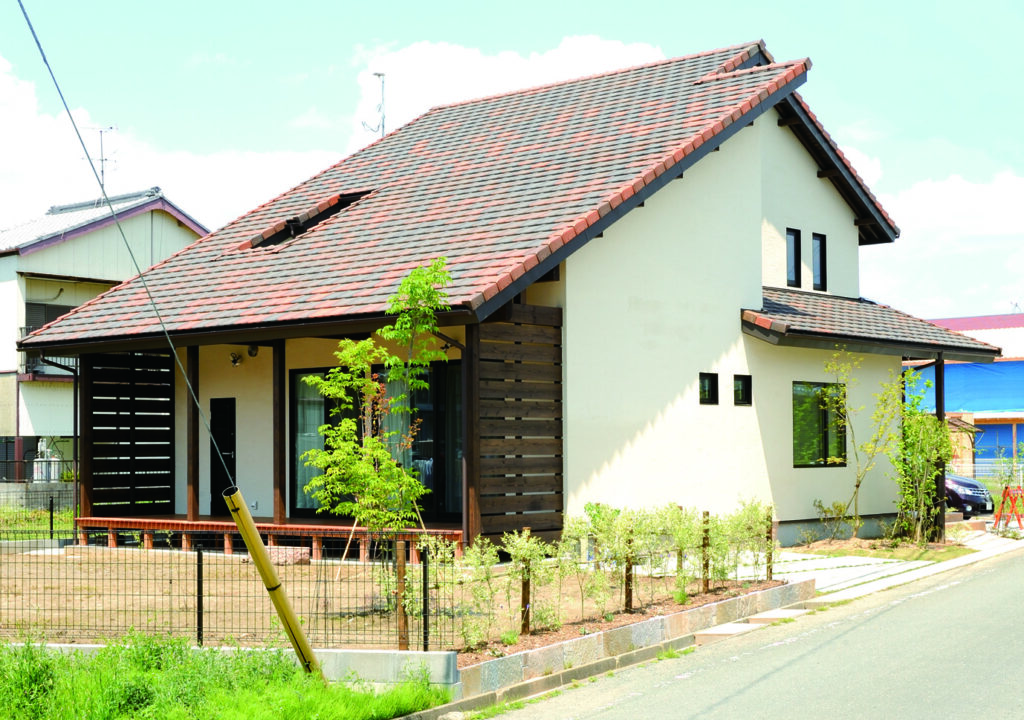 木と触れ合う温かい家