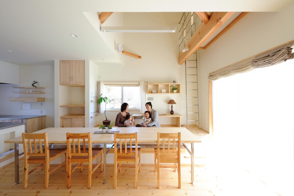 無垢の木×ステンレス 子どもの好奇心をくすぐる家